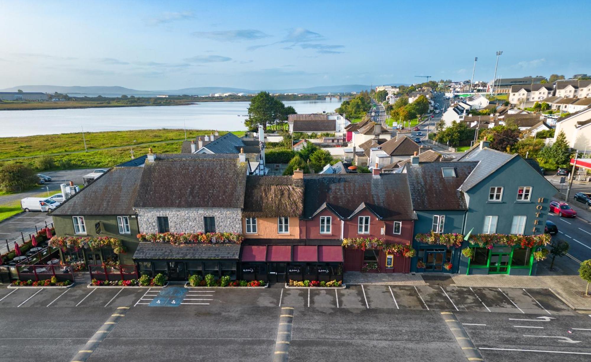 The Huntsman Inn Galway Exteriör bild